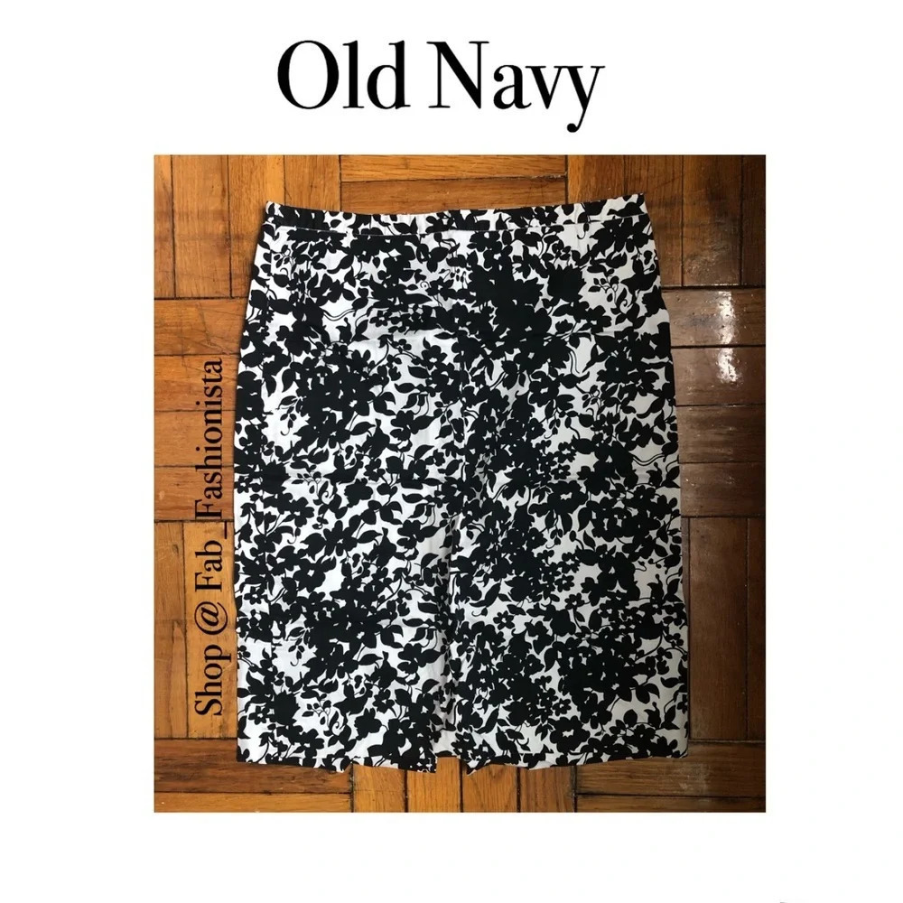 Old Navy Floral Knee length pencil skirt size 4